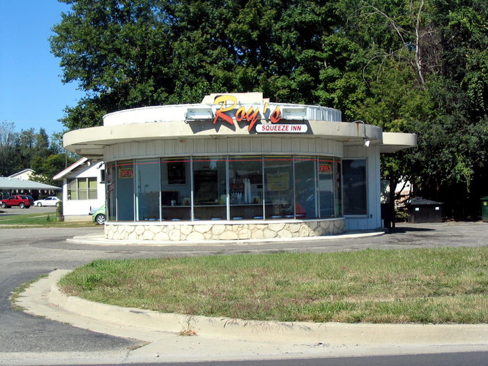 Roys Squeeze Inn - 2004 Photo